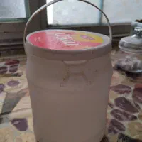 دبه ماست و شیشه