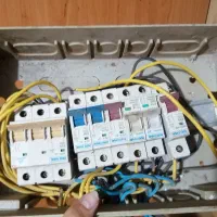تعدادی فیوز مینیاتوری پارس فانال