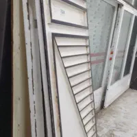 درب بزگ خانه ضخیم