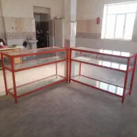 ویترین مغازه پیش خوان میز کامپیوتر