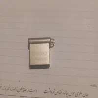 یکعددفلاش32گیگ درحدنوبرای فروش گذاشتم