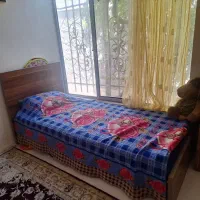 تخت و کمد