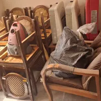صندلی چوبی و آب گرم کن|صندلی و نیمکت|بندر ماهشهر, |دیوار