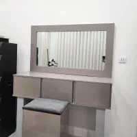 میز آرایش در حد نو