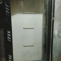 یک عدد بوفه یا ویترین مشکی بزرگ