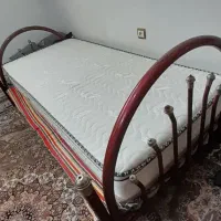 تخت فلزی سالم کف فلزی