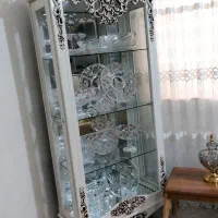 ویترین سفید کاملا سالم