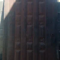 در حیاط یک لت