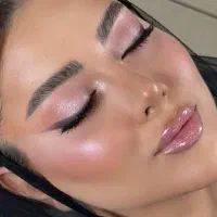 خدمات و آموزش میکاپ