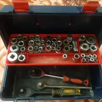 آچار بکس و چراغ قوه بزرگ