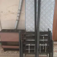 تخت یک نفری