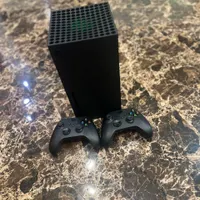 Xbox series x دو دسته بسیار کم استفاده شده