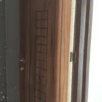 شش عدد در فروشی