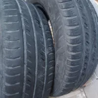 یک جفت لاستیک بارز کارکرده