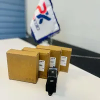 کلید ترمز دستی اصلی سوناتا سانتافه اپتیما کمری|قطعات یدکی و لوازم جانبی|تهران, فرودگاه مهرآباد|دیوار