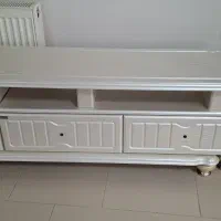 میز تلویزیون سالم کارکرده دو تیکه رنگ صدفی