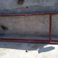 چهار جویی آهنی دراتاق