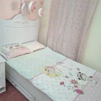 تخت نوجوان
