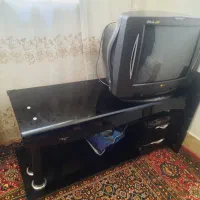 تلویزیون و میز