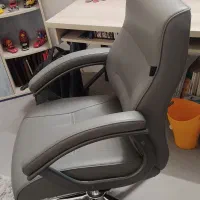 صندلی چرم تیراژه