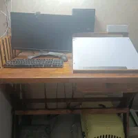 میز کامپیوتر شخصی سازی شده