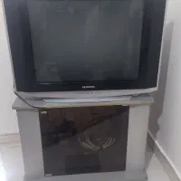 تلویزیون و همراه میز