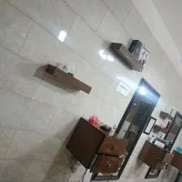 دکور ارایشگاه با اینه