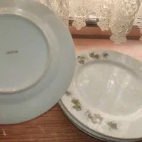 تعدادی ظروف قدیمی