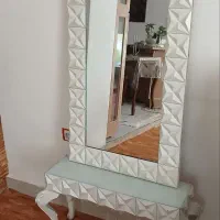 ایینه و کنسول ساده و شیک