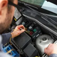امداد میکانیک سیار سیمکشی تعمیر در محل برق باطری