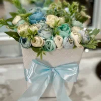 باکس گل پیونی ابی سفید باکس چرم