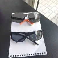 دو عدد عینک آفتابی کاملا نو.