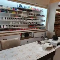 استخدام ناخن کار/ اجاره میز ناخن /اجاره صندلی رنگ