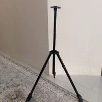 سه پایه گوشی و دوربین