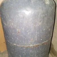 کپسول سیاه و زرد پر و خالی موجود است