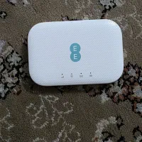 مودم جیبی انگلیسی آلکاتل EE71 در حد نو پرسرعت