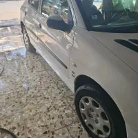 ماشین سالم فقط یک گیرگیر رنگ داره