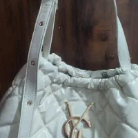 کیف سفید تمیزو سالم و شیک