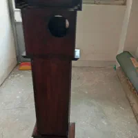 ساعت و میزه تلویزیون