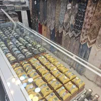 فروشنده شال وروسری وساعت بازار رضا