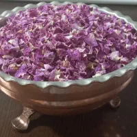 گلبرگ گل محمدی