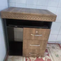 میز تحریر و  کامپیوتر