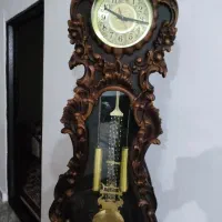 ساعت دیواری ایستاده