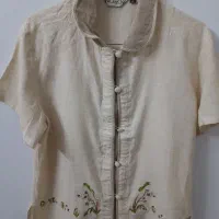 چندتا لباس به فروش میرسد.