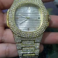 ساعت مچی زنانه پر نگین