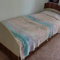 تخت خواب به همراه تشک، کارکرده