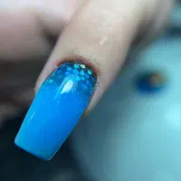 آموزش کاشت ناخن