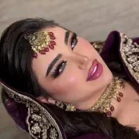 خدمات میکاپ و مژه