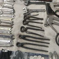 تعدای آچار وابزار الآت
