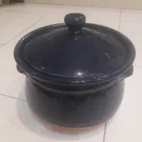 چراغ و دیگه سفالی  و یک عدد لوستر سقفی